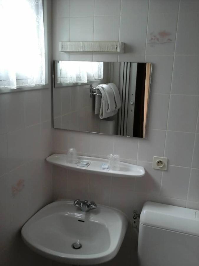 Hotel Calvaire ลูร์ด ภายนอก รูปภาพ